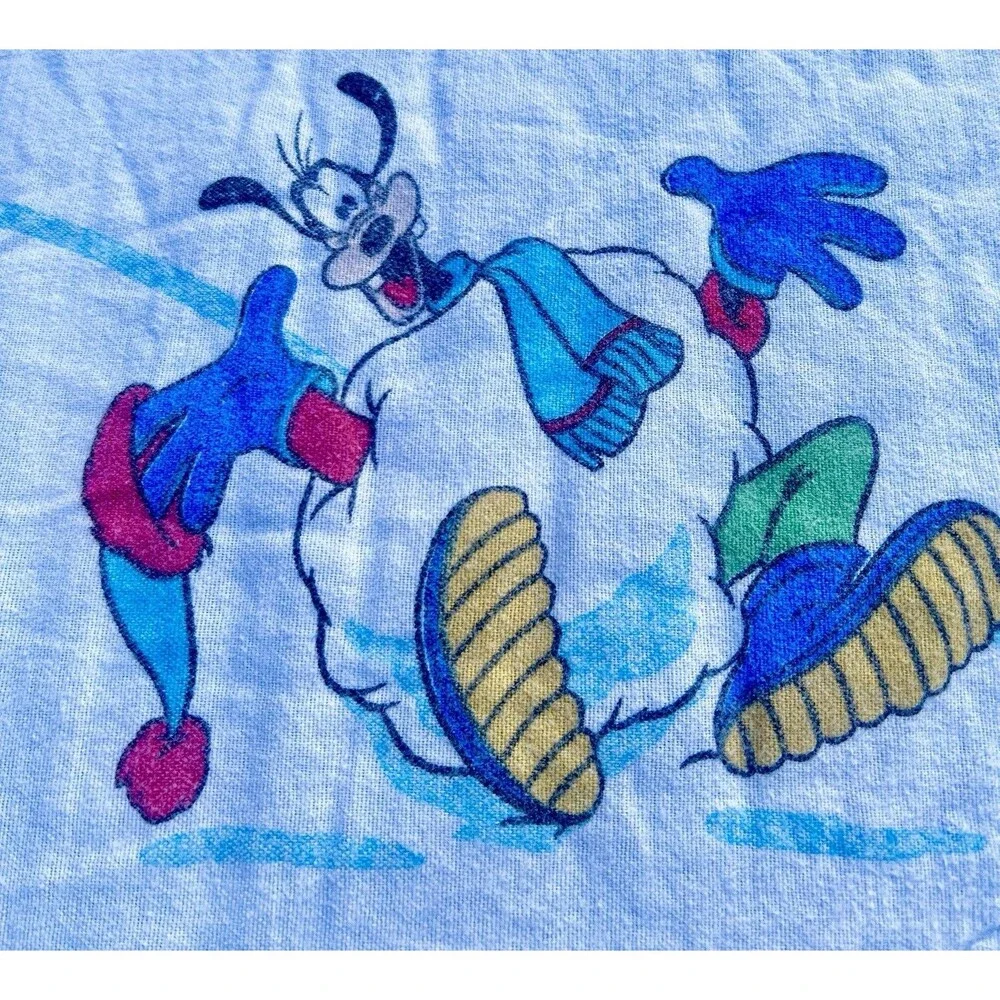 1980s Vintage Disney Mickey & Friends Winter Twin Comforter Bedspread Official